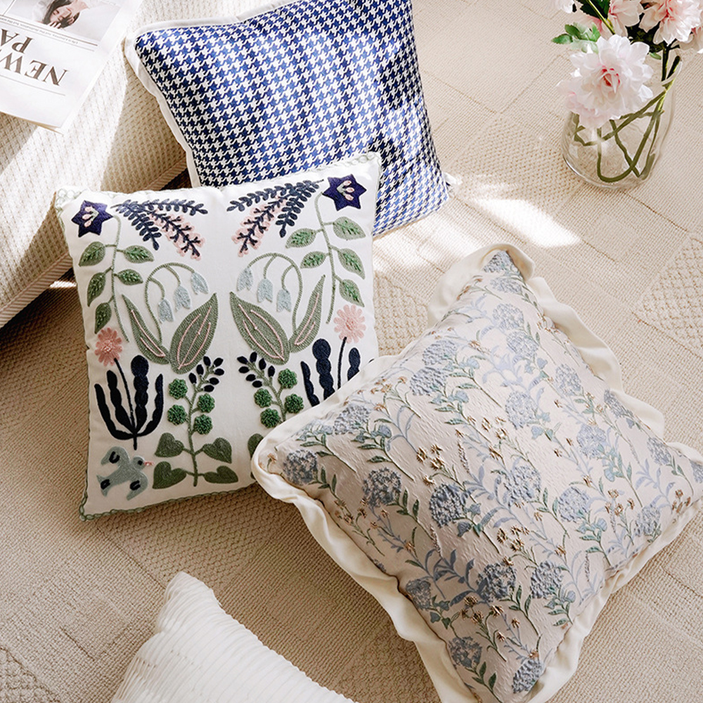 Almohada deco de cojín de bordado botánico delicado